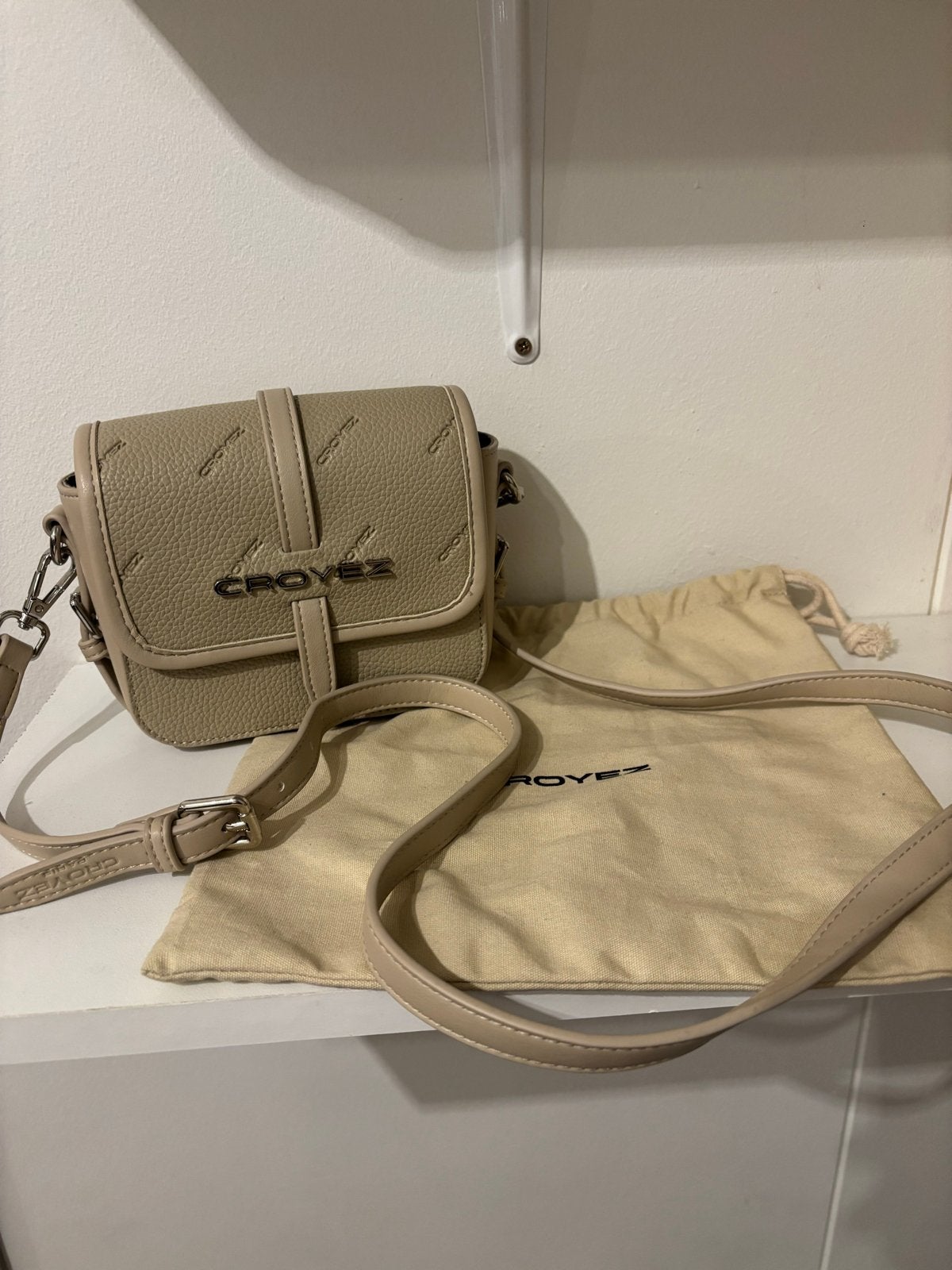 Nieuwe Croyez schoudertas - nooit gedragen, Ophalen of Verzenden, Nieuw, Beige, Schoudertasje
