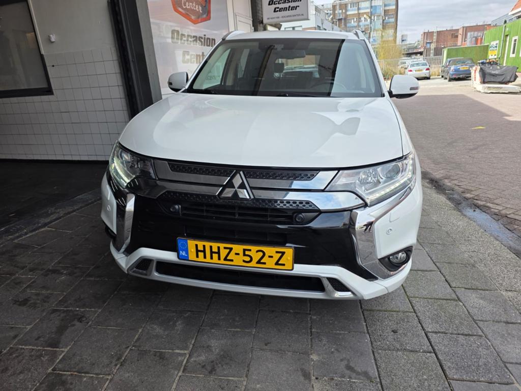 Mitsubishi Outlander 2.4 Dohc Mivec Phev 240pk 4WD Aut 2019, Auto's, Automaat, Outlander, 4 cilinders, Wit