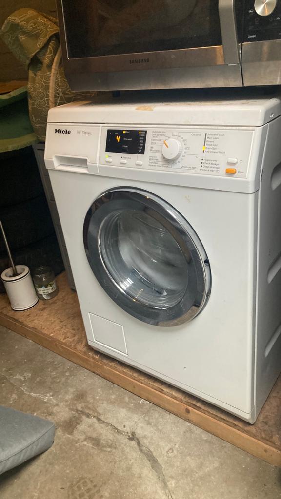 Miele wasmachine w classic, Ophalen, 1200 tot 1600 toeren, 85 tot 90 cm