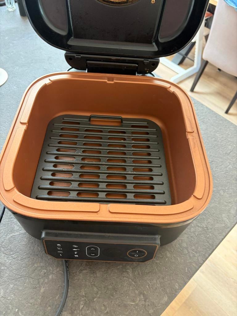 Russell Hobbs Satisfry Air & Grill slowcooker, Ophalen of Verzenden, Gebruikt, Airfryer