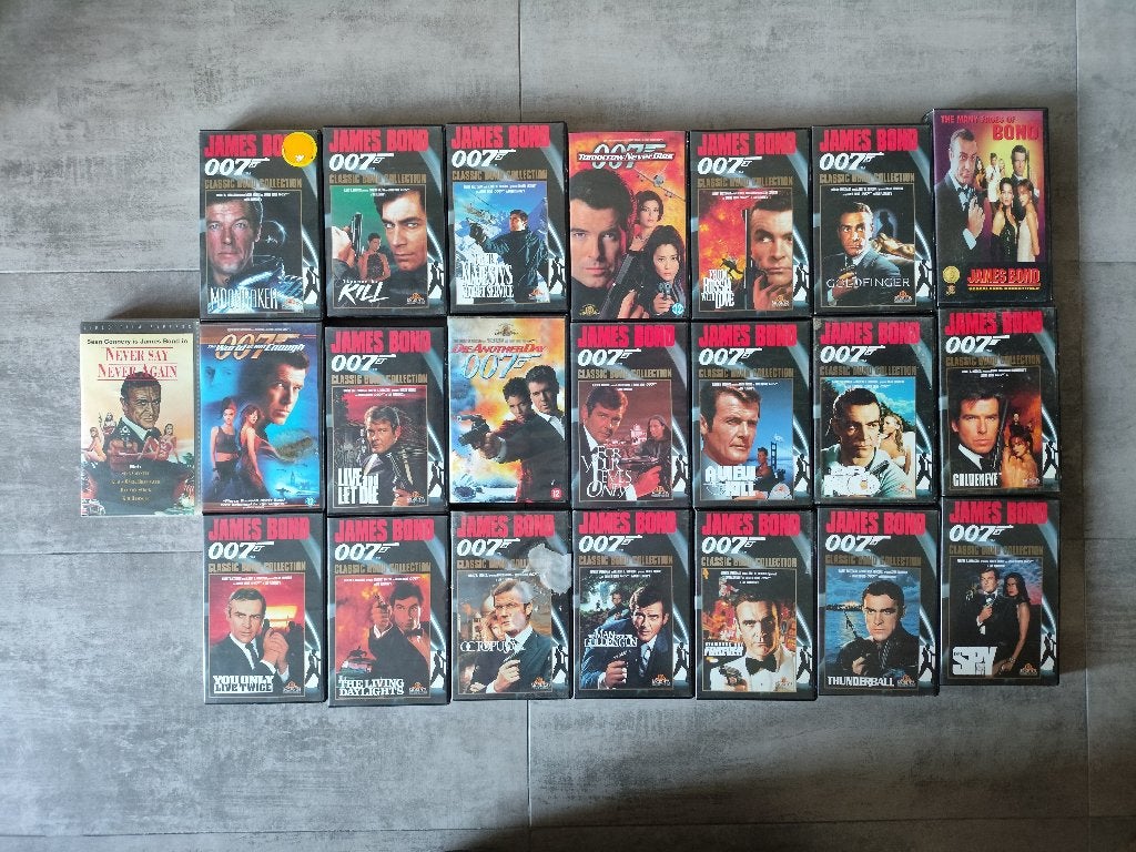 22 James Bond videobanden, Alle leeftijden, Ophalen of Verzenden, Zo goed als nieuw, Komedie