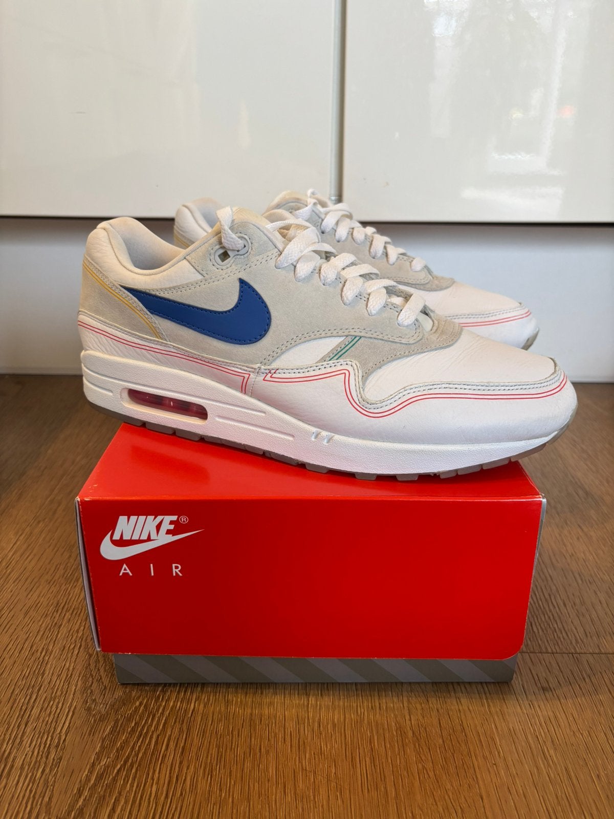 Nike Air Max 1 Centre Pompidou maat 45, Wit, Nike, Ophalen of Verzenden, Sneakers of Gympen