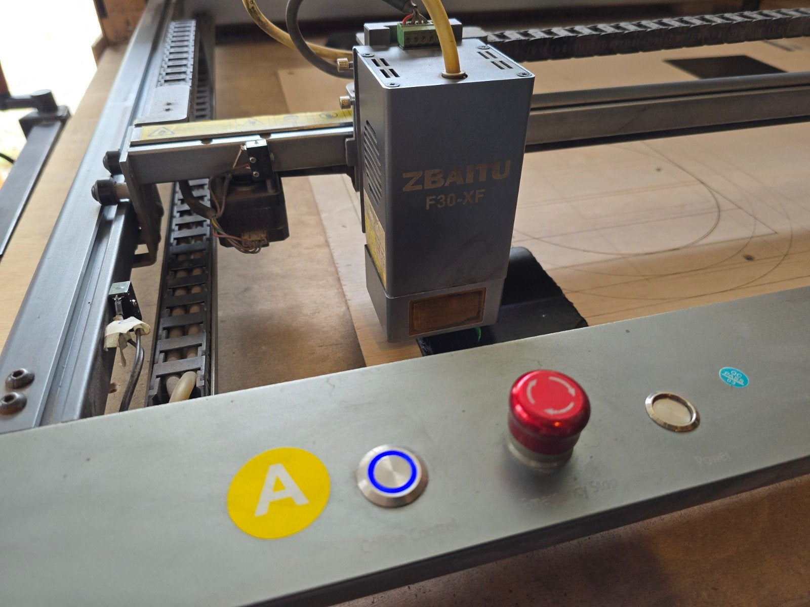 ZBAITU F30-XF lasergraveermachine gezocht, Ophalen of Verzenden