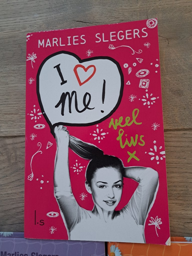 2 boeken Marlies Slegers hockeyteam de sterren, Boeken, Ophalen of Verzenden, Zo goed als nieuw, Marlies Slegers, Fictie