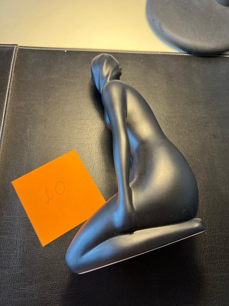 Elegant Porseleinen Beeldje: Naakte Vrouw, Antiek en Kunst, Kunst | Beelden en Houtsnijwerken, Minder dan 20 cm, Ophalen of Verzenden