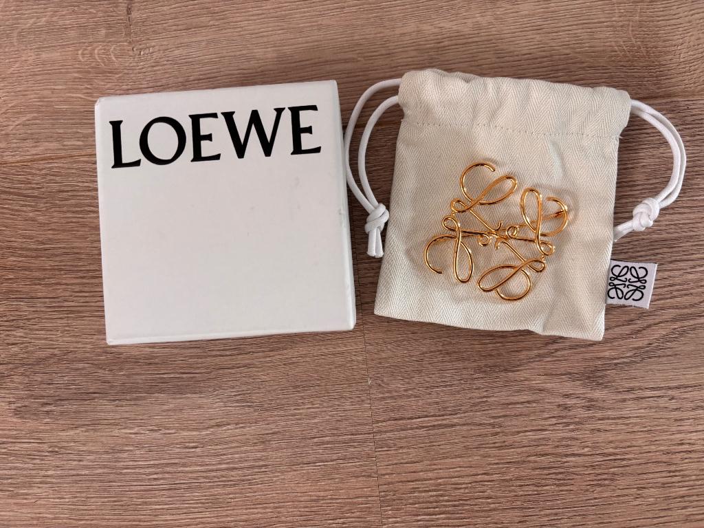 Loewe broche, Sieraden, Tassen en Uiterlijk, Broches, Ophalen of Verzenden, Zo goed als nieuw, Goud, Overige materialen