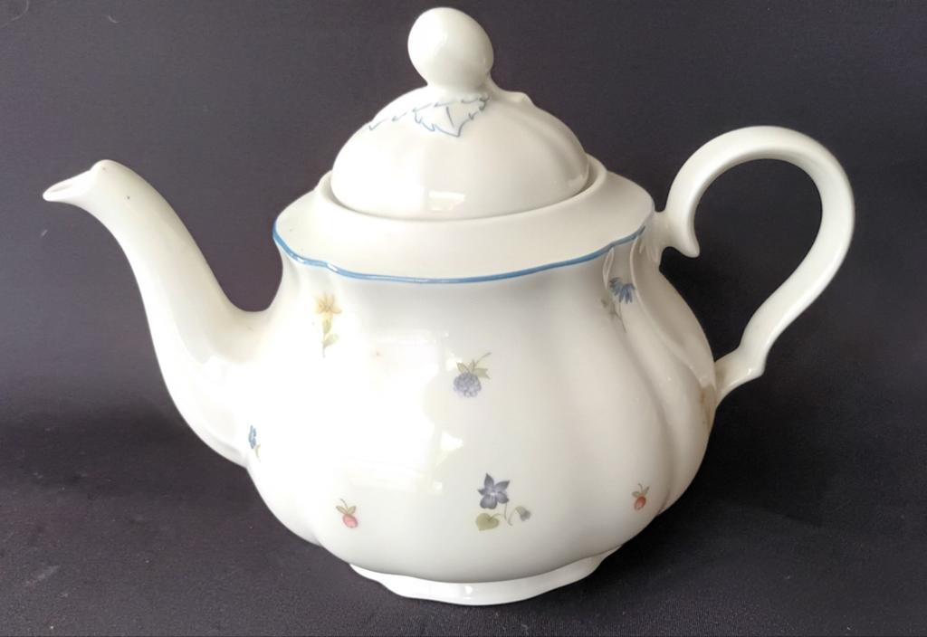 Theepot van Seltmann Weiden Strooibloemen, Overige typen, Ophalen of Verzenden, Zo goed als nieuw, Overige stijlen