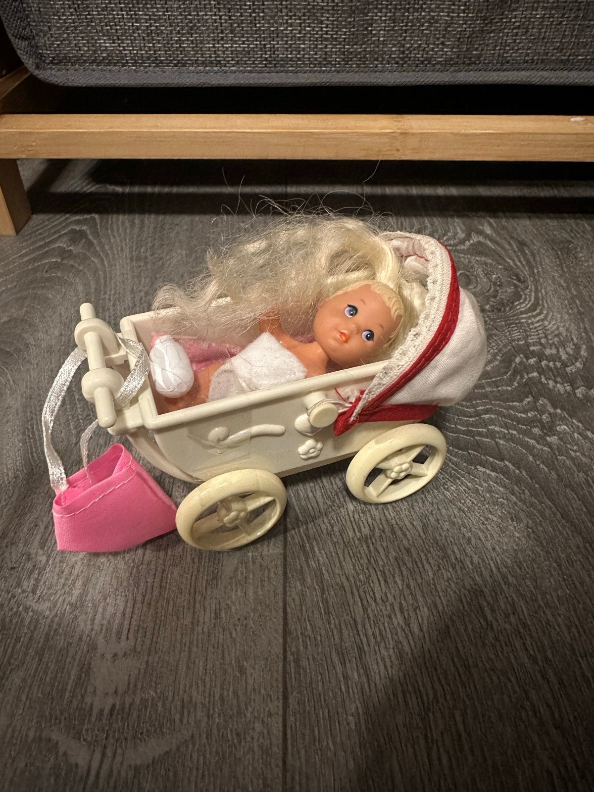 Vintage Simba pop in kinderwagen met accessoires, Ophalen of Verzenden, Gebruikt, Babypop