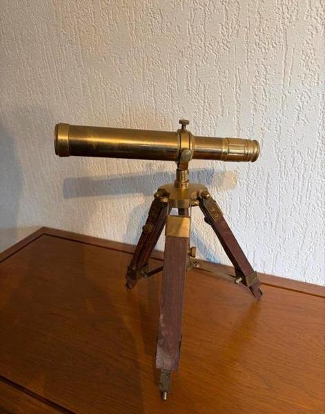 Koperen telescoop met houten statief, Ophalen, Gebruikt, Lenzentelescoop (refractor), Met statief
