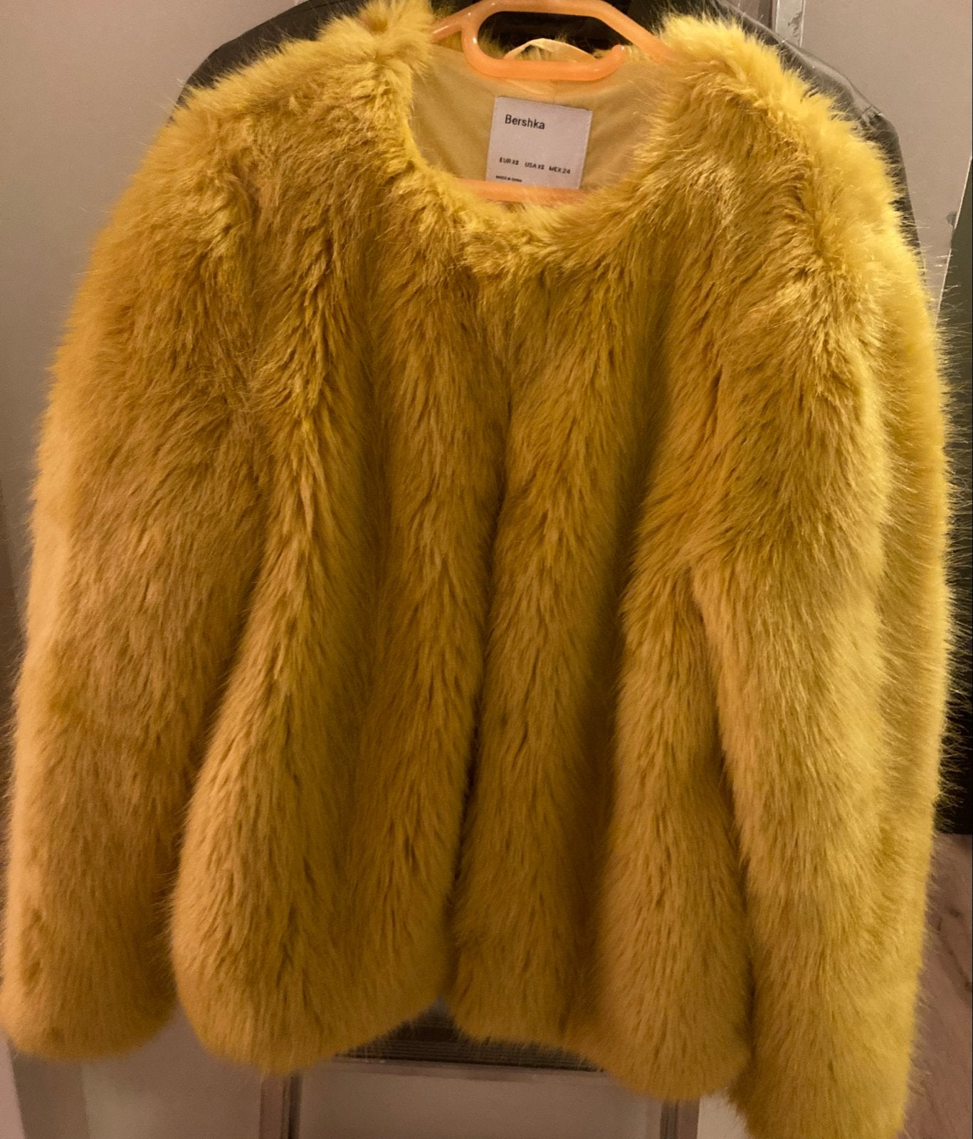 Bershka Meisjes Jas Maat 158/164 (XS/S) Geel Faux Fur, Ophalen, Gebruikt, Meisje, Jas