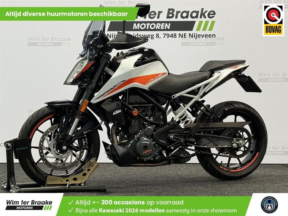 KTM 390 Duke ABS (bj 2022) 6,695 km, KTM, Bedrijf, Onbekend, 373 cc
