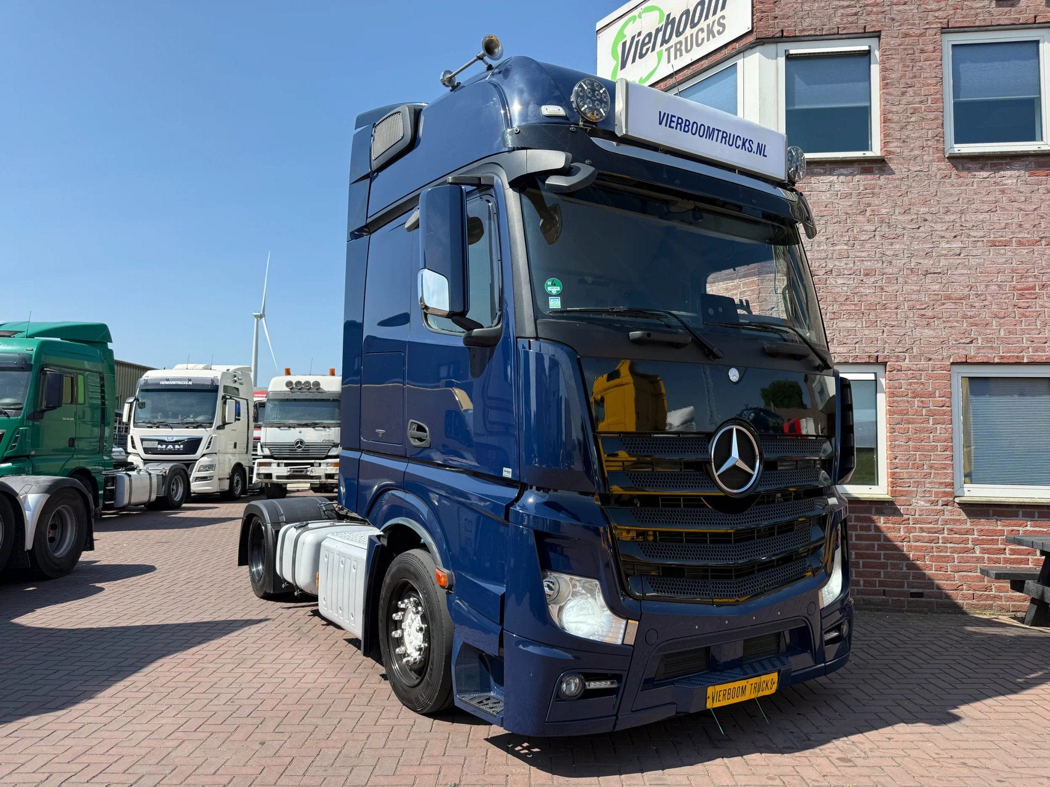 Mercedes-Benz Actros 1845 1845LLS Gigaspace / Retarder / Hef, Automaat, Achterwielaandrijving, Euro 6, Mercedes-Benz