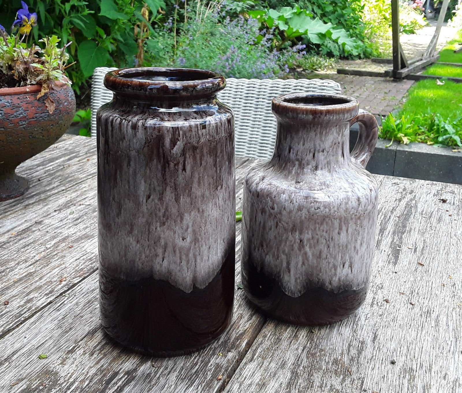Twee West Germany vazen, 18cm en 16cm, Bruin, Natuurlijk materiaal, Ophalen of Verzenden, Zo goed als nieuw