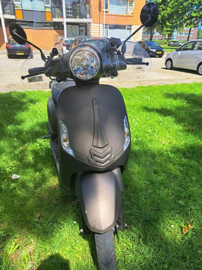 Vespa snorscooter 25km - Bouwjaar 2018, Ophalen, Gebruikt, Benzine, Vespa
