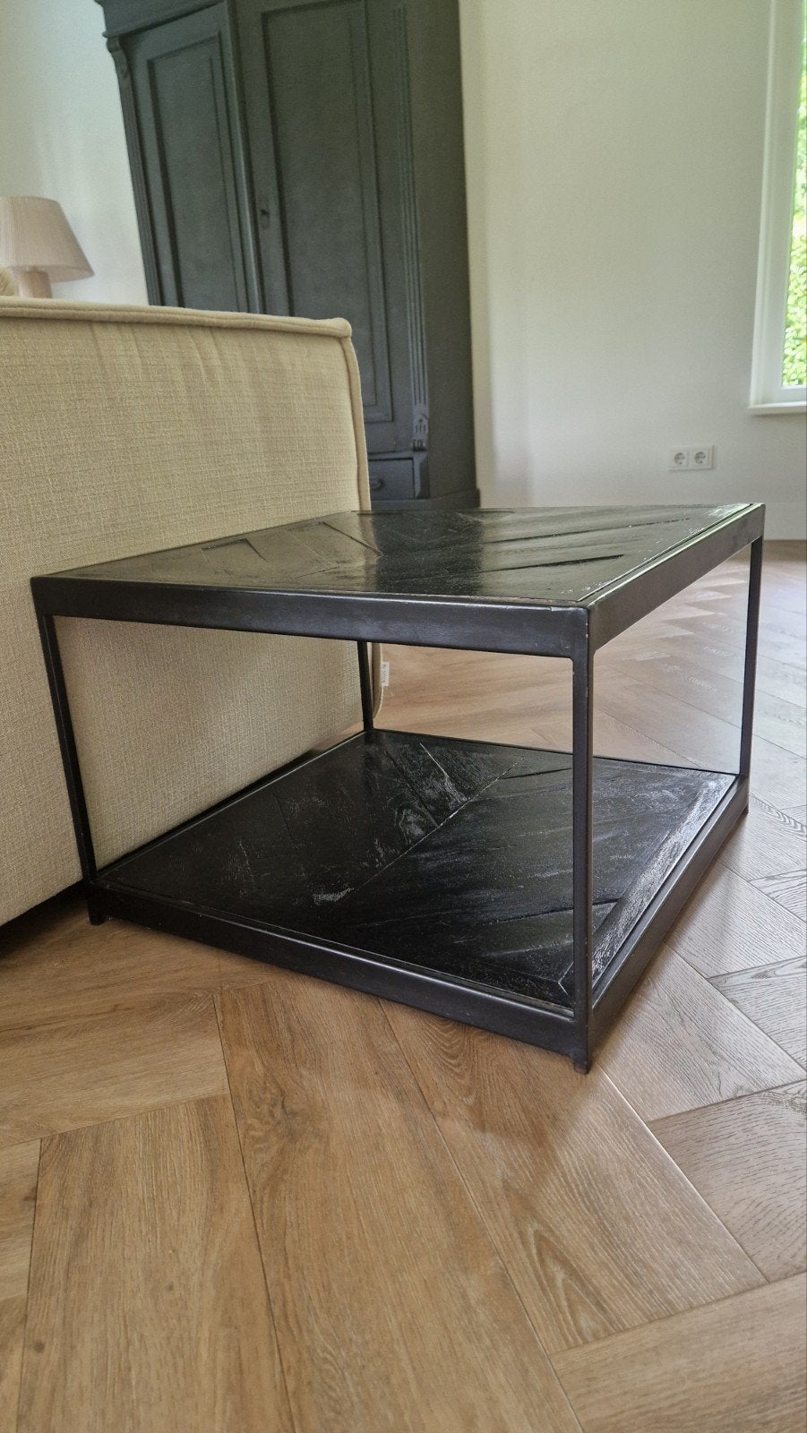 2 leuke visgraat zwarte tafeltjes bijzettafel salontafel, Huis en Inrichting, Tafels | Salontafels, Ophalen, Vierkant, 50 tot 100 cm
