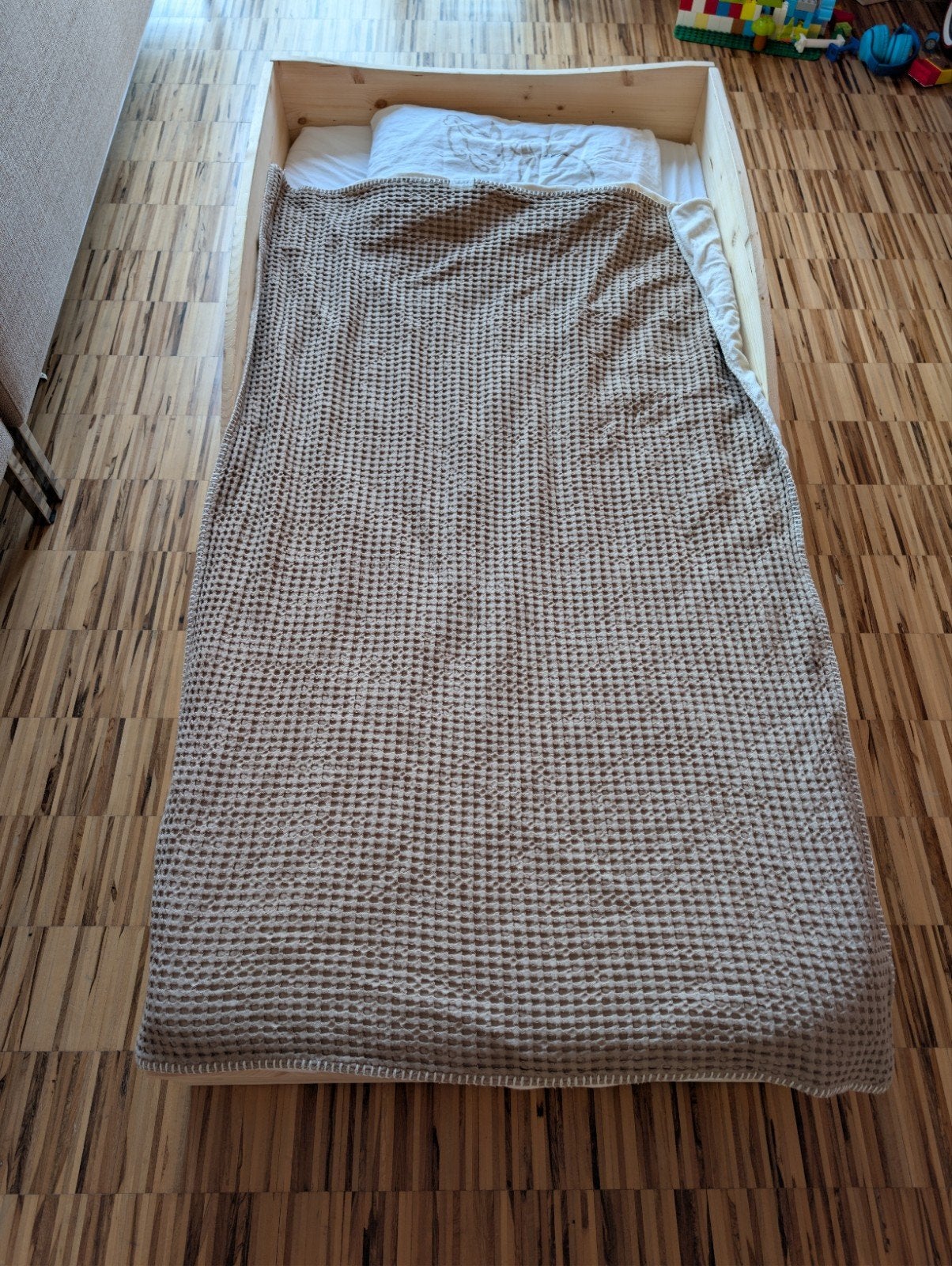 Prachtig ASHÌ Montessori Bed (160x80) + Lilli Kids Matras &, Ophalen, Ademend, Zo goed als nieuw, 160 cm
