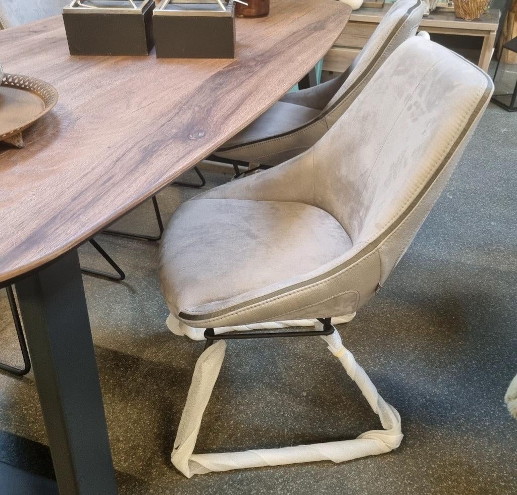 Eetkamerstoelen Arwen xooon, Huis en Inrichting, Stoelen, Ophalen, Nieuw, Vier, Modern