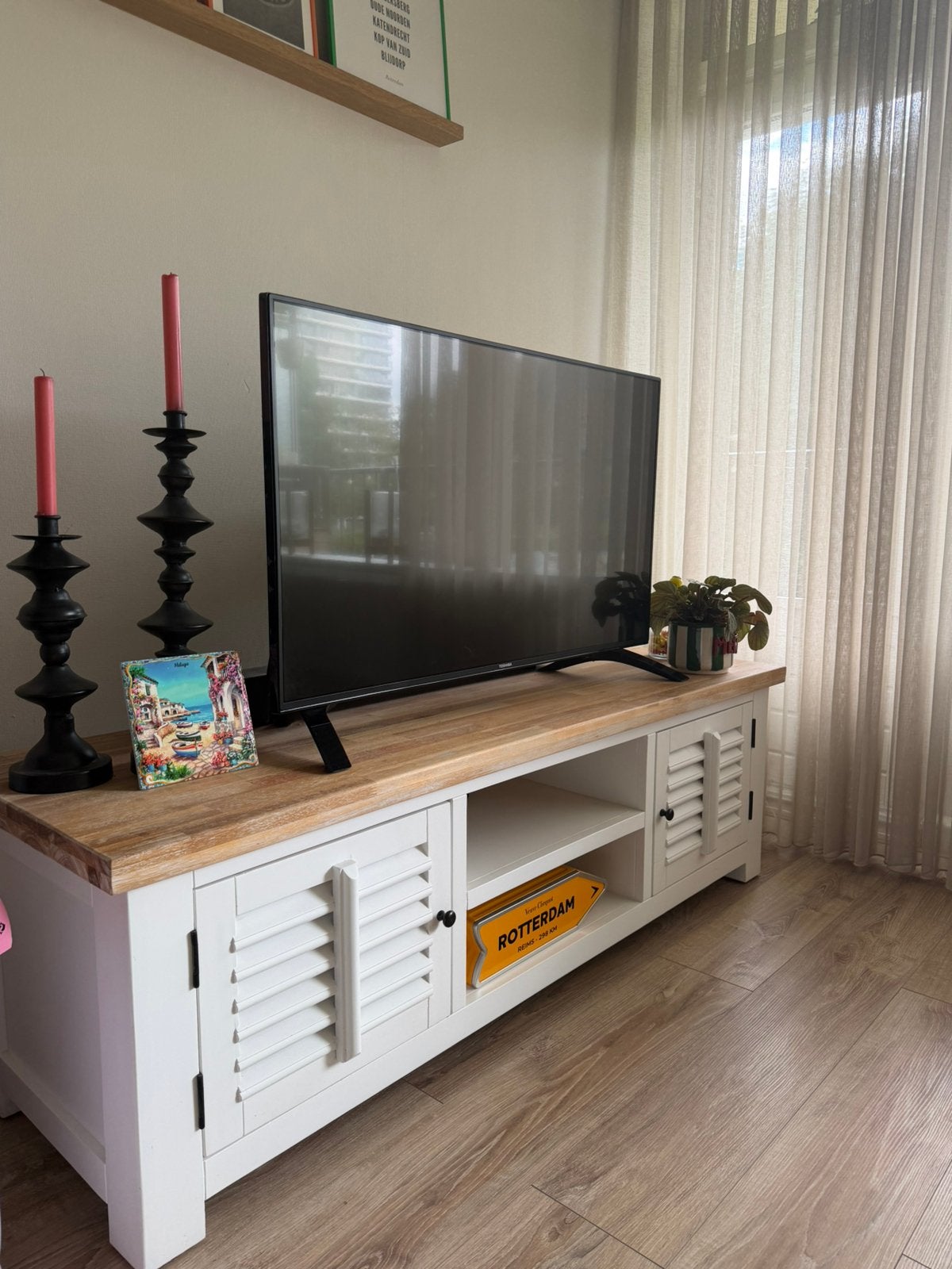 Tv meubel, Ophalen