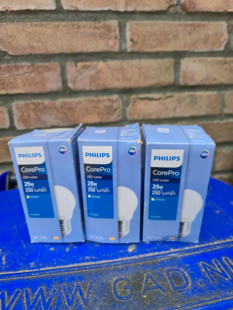 3x Philips CorePro LED Lamp E27 25W (250 lumen), Led-lamp, Minder dan 30 watt, Nieuw, E27 (groot)