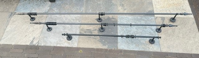 3x 'smeedijzeren' gordijnroede, Ophalen, Gebruikt, Zwart