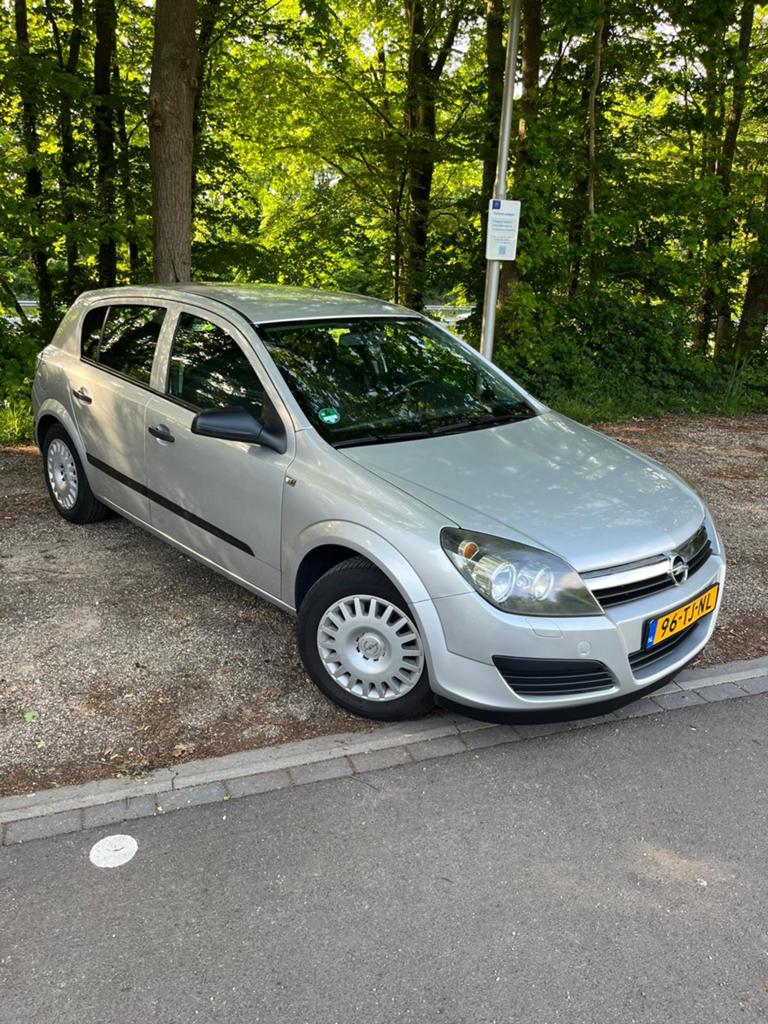 Opel Astra 1.4 16V 5D 2006 Grijs, Auto's, Opel, Particulier, Astra, Airbags, Elektrische ramen, Radio, Trekhaak, Benzine, Euro 4