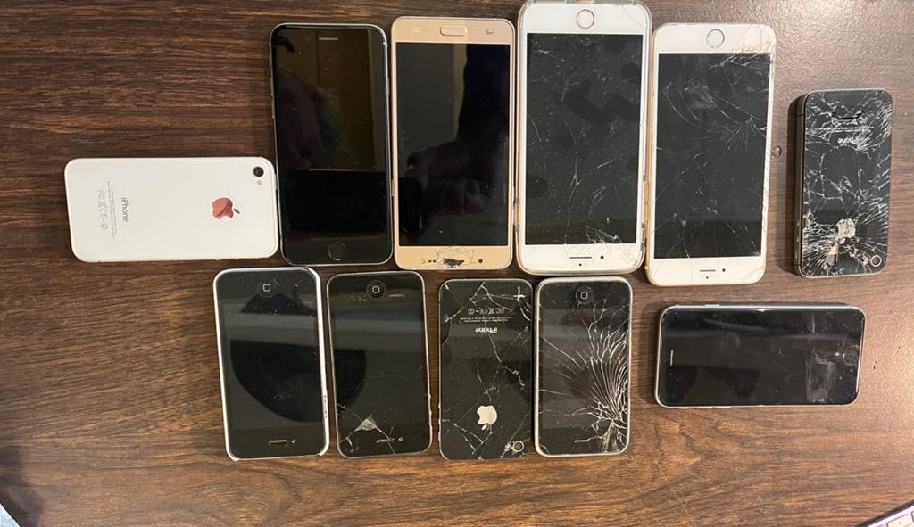 11 oude telefoons. 10 Iphone en 1 samsung., Ophalen of Verzenden, Niet werkend, Overige typen, Apple iPhone