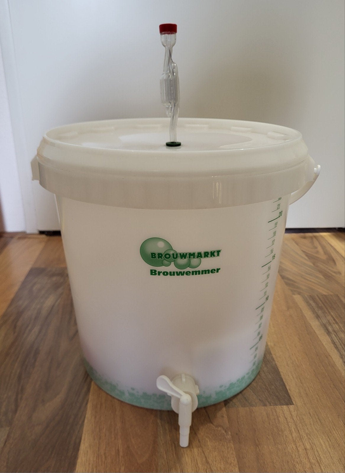 Brouwemmer (bier) 22L incl. hydrometer en kroonkurkapparaat, Hobby en Vrije tijd, Ophalen, Zo goed als nieuw