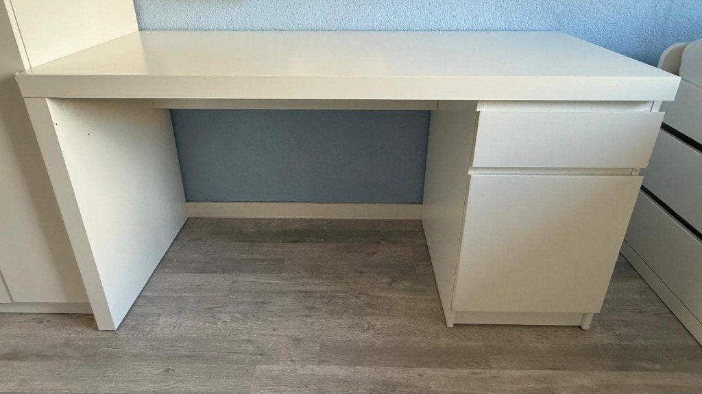 Bureau met ladeblok, Ophalen, Gebruikt, Eenpersoons, Wit