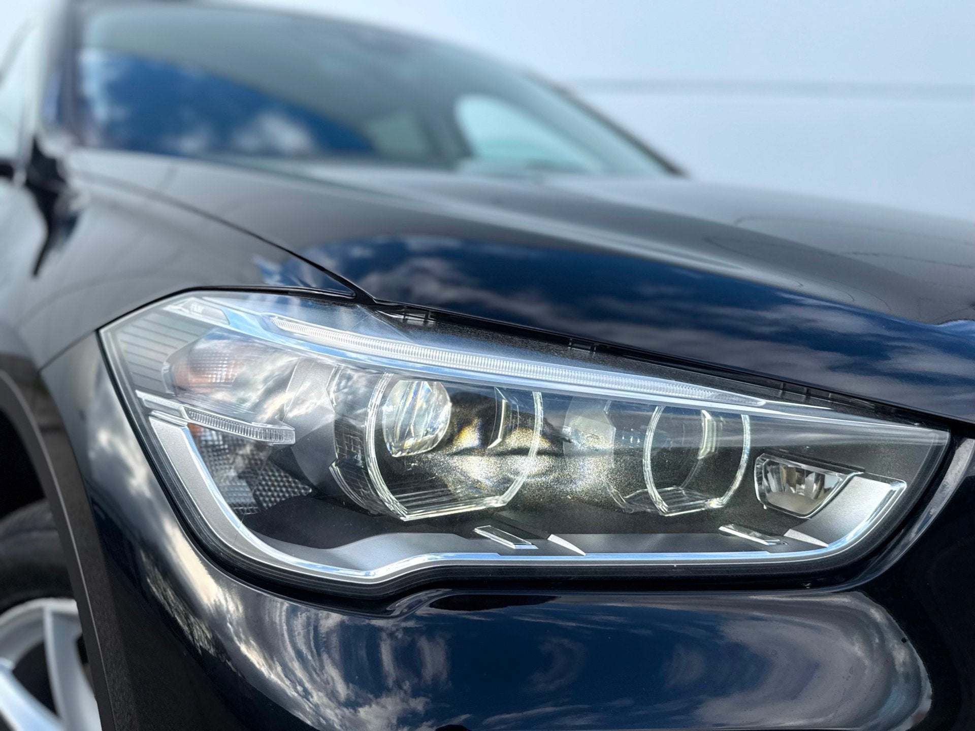 BMW X1 SDrive18i Executive (bj 2017) XENON|NAVI|TREKHAAK|101, Auto's, BMW, Gebruikt, Zwart, Origineel Nederlands, Handgeschakeld