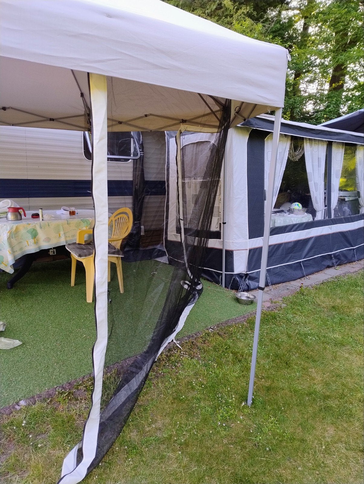 Te koop een muggennet., Tuin en Terras, Partytenten, Ophalen of Verzenden, Zo goed als nieuw, Minder dan 5 meter