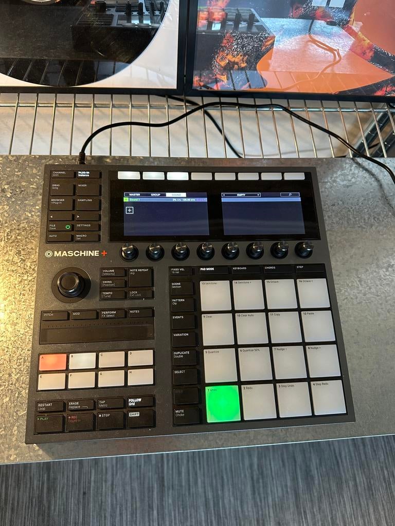 Native Instruments Maschine+ muziekproductie console & Case, Ophalen of Verzenden, Zo goed als nieuw
