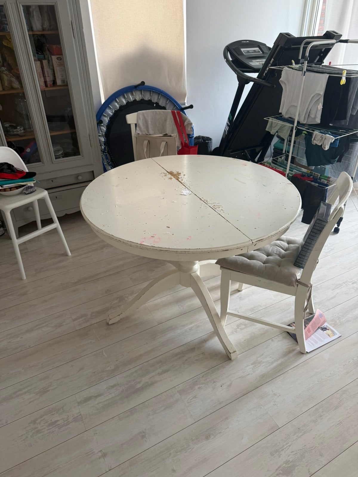 Gratis af te halen Ikea uitschuifbare tafel en 6 stoelen, Huis en Inrichting, Tafels | Eettafels, Ophalen, Gebruikt, Rechthoekig