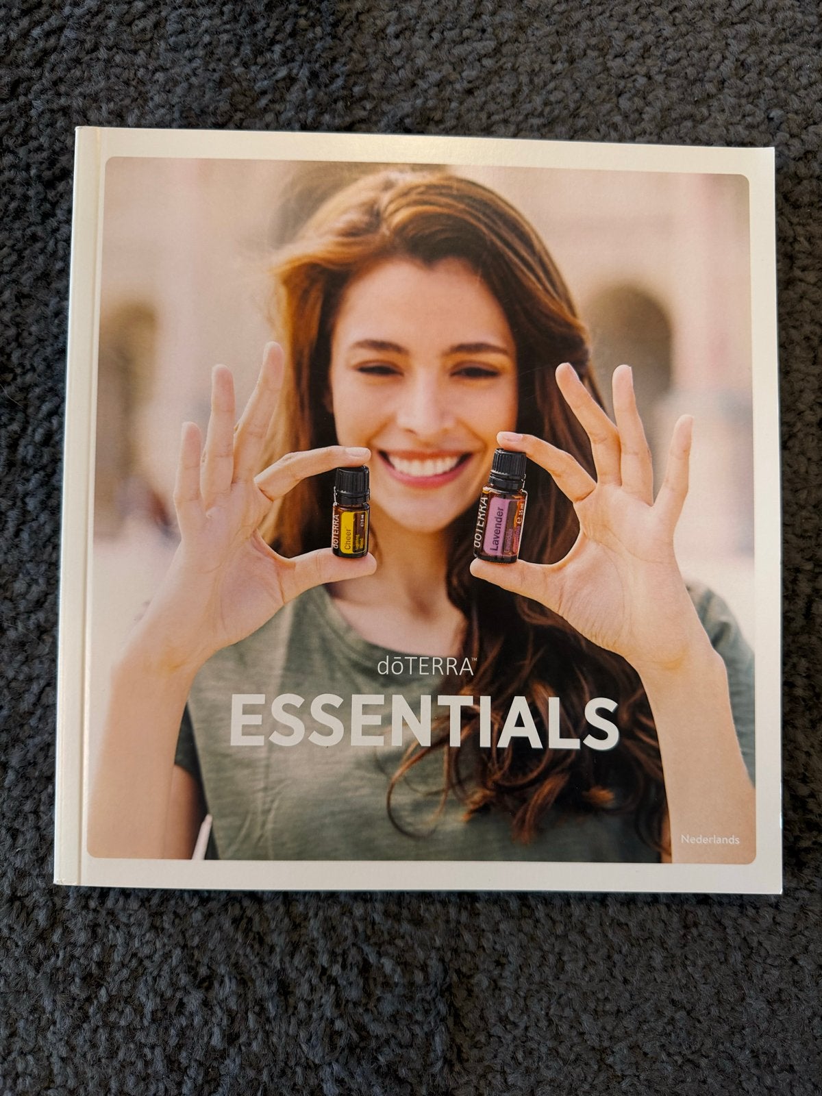 dōTERRA Essentials Boek - Nederlands, Boeken, Ophalen of Verzenden, Zo goed als nieuw