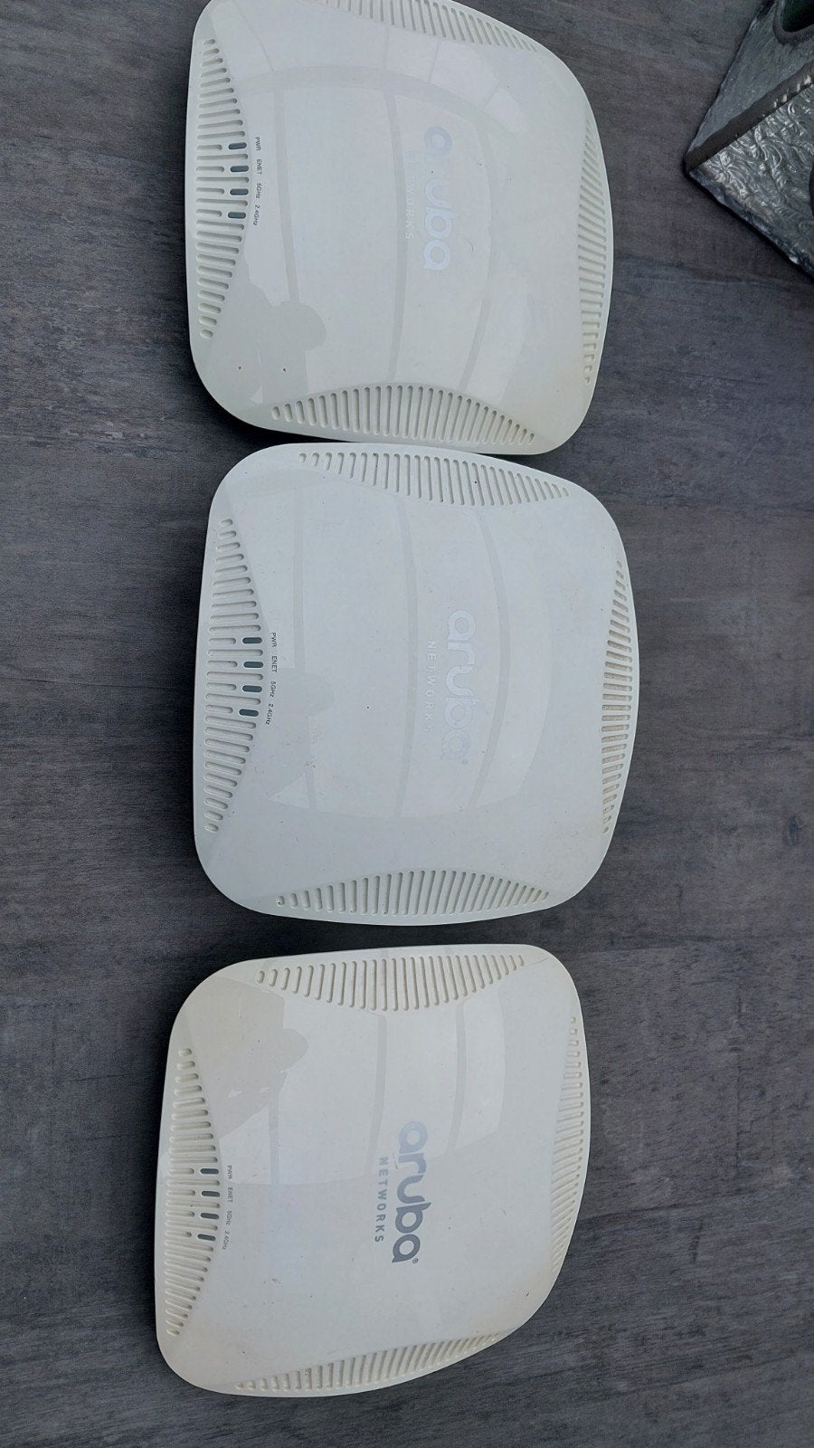 Aruba Access Points (AP) met 3D geprinte muurhouders, Computers en Software, Ophalen of Verzenden, Gebruikt, Aruba