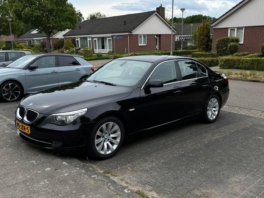 BMW 5-Serie 2.0 520I AUT 2009 Zwart, Automaat, Achterwielaandrijving, Zwart, 4 cilinders