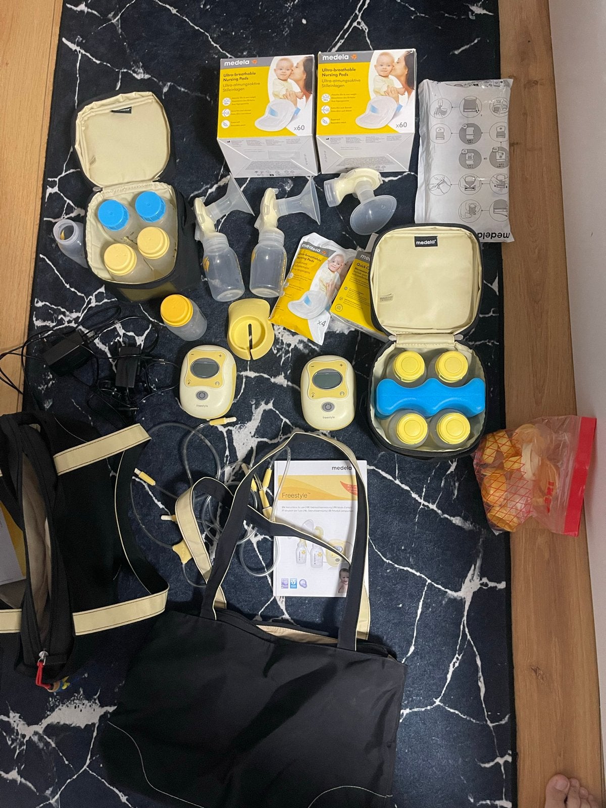 Medela Freestyle Dubbele Borstkolf Set met Accessoires, Ophalen of Verzenden, Gebruikt