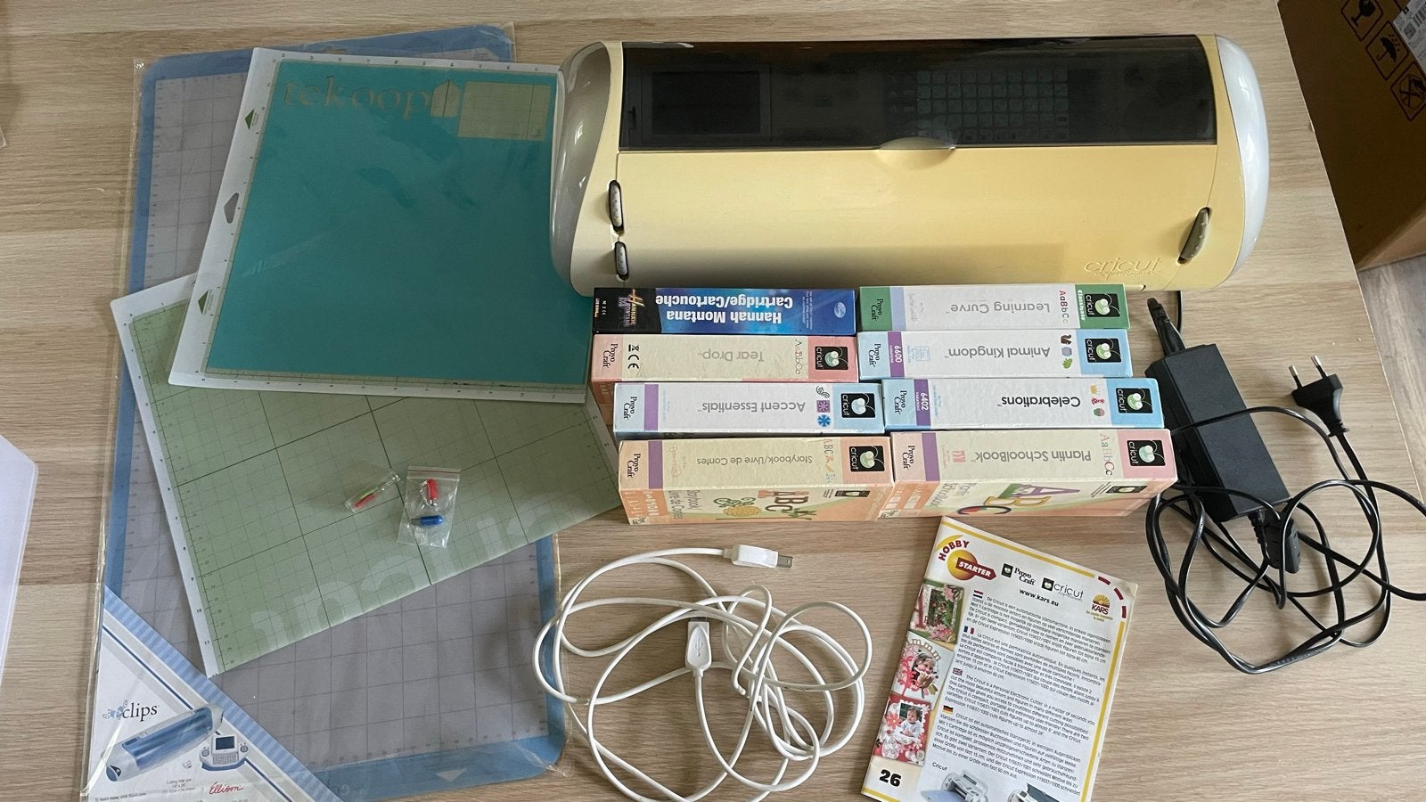 Cricut Expression plotter met cartridges en accessoires, Geschikt voor snijden, Gebruikt, Overige thema's, Beige