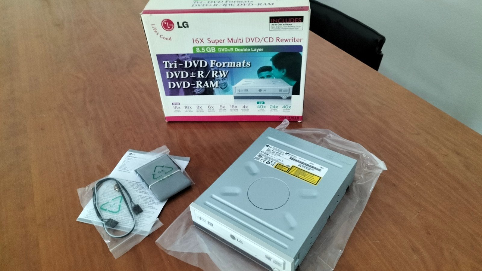 LG Retro Multi DVD/CD Rewriter, Computers en Software, Optische drives, Ophalen, Nieuw, Dvd, Windows