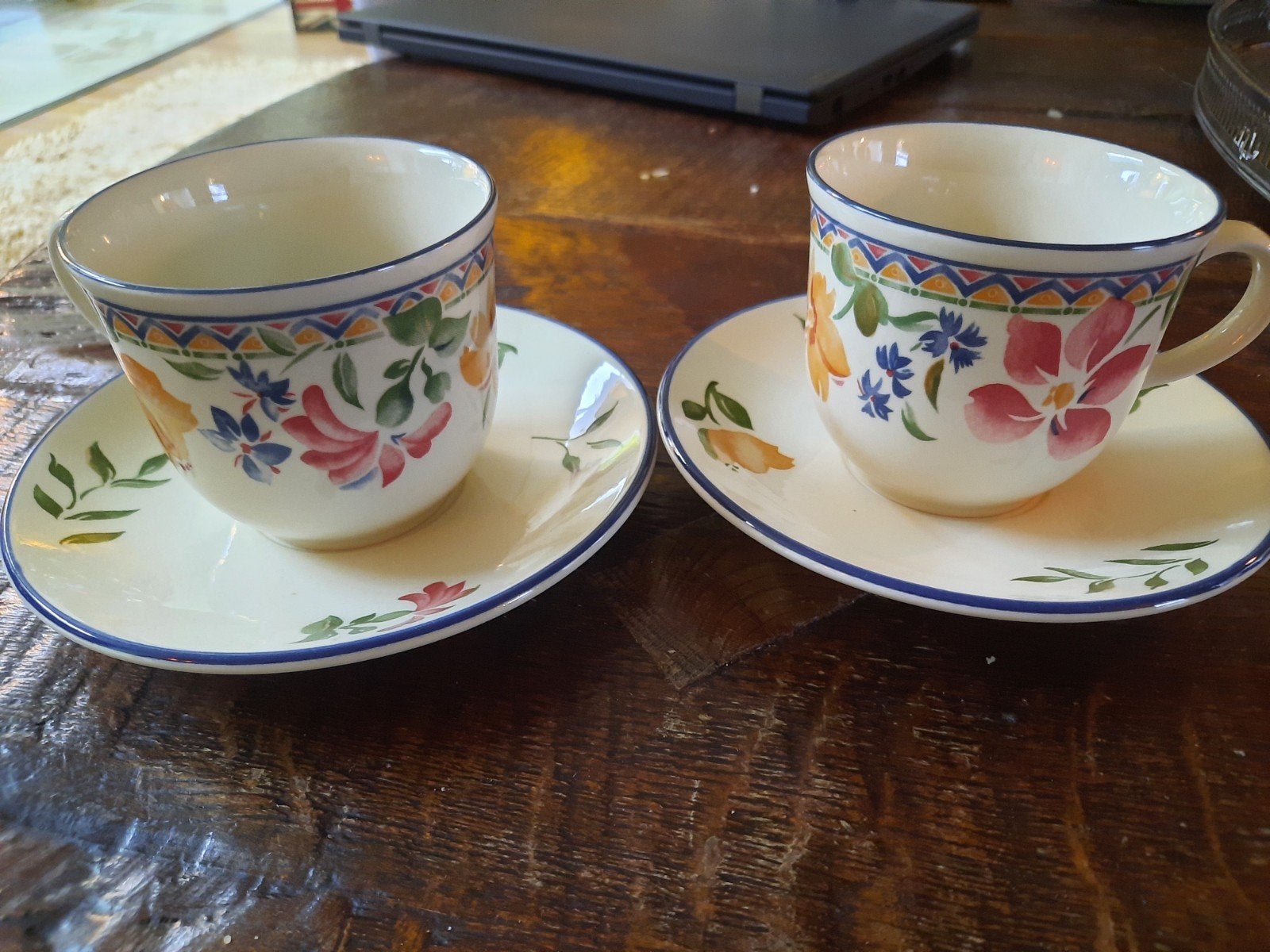 2 x kop en schotel Staffordshire England, Antiek en Kunst, Antiek | Servies los, Ophalen of Verzenden