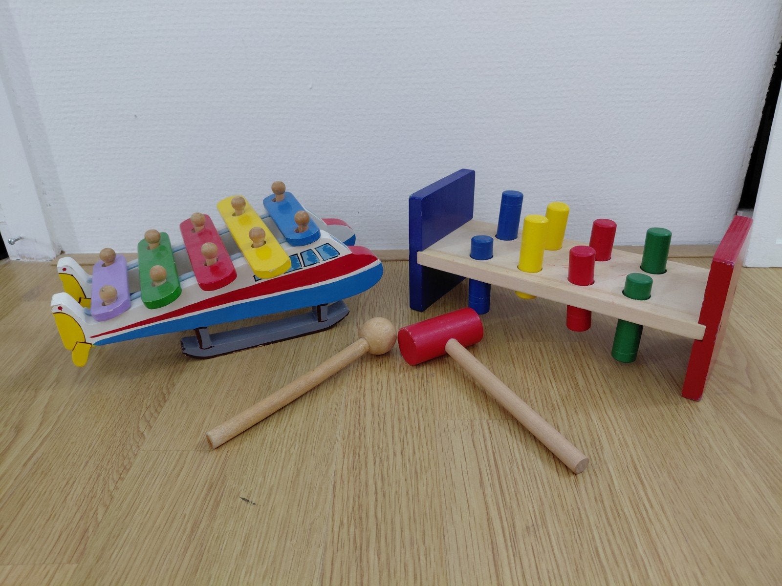 Houten speelgoed, Ophalen