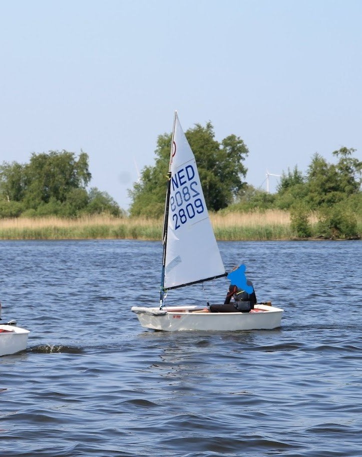 Wedstrijd optimist Winner, met meetbrief, strandtrailer, Watersport en Boten, Gebruikt, Minder dan 15 m², Overige typen, Ophalen