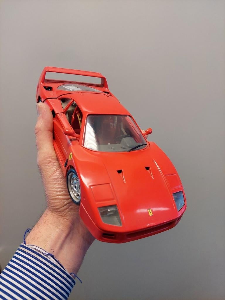 Ferrari f40 rood burago 1/18, Hobby en Vrije tijd, Modelauto's | 1:18, Eu, Auto, Eu, Ophalen of Verzenden