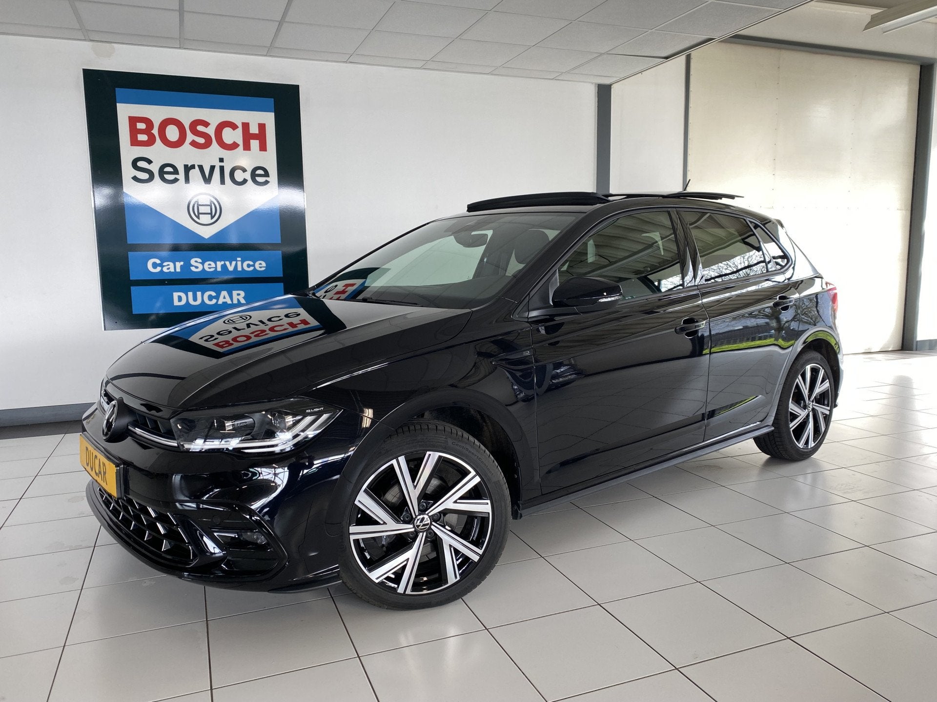 Volkswagen Polo 1.0 TSI R-Line Business DSG 110 PK Panoramad, 12 maanden, Stof, Euro 6, 1104 kg