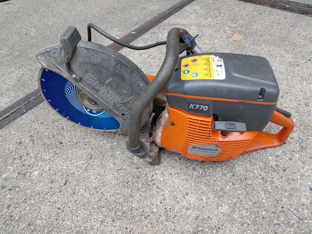 Husqvarna K770 bandenzaag met nieuwe zaagschijf, Tuin en Terras, Tegels en Klinkers, Gebruikt, Klinkers, Ophalen