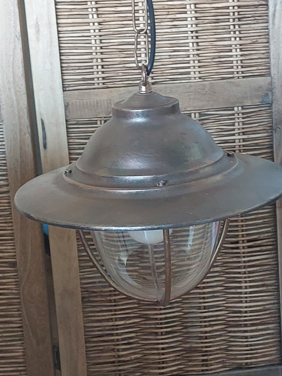 koperkleurige scheepslamp., Ophalen