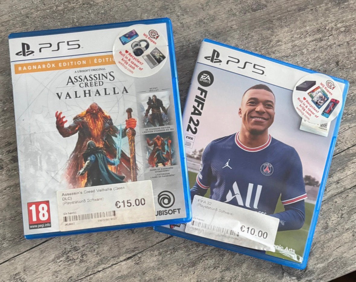 Set van 2 PS5 games - Assassin's Creed Valhalla & FIFA 22, Ophalen of Verzenden, Zo goed als nieuw