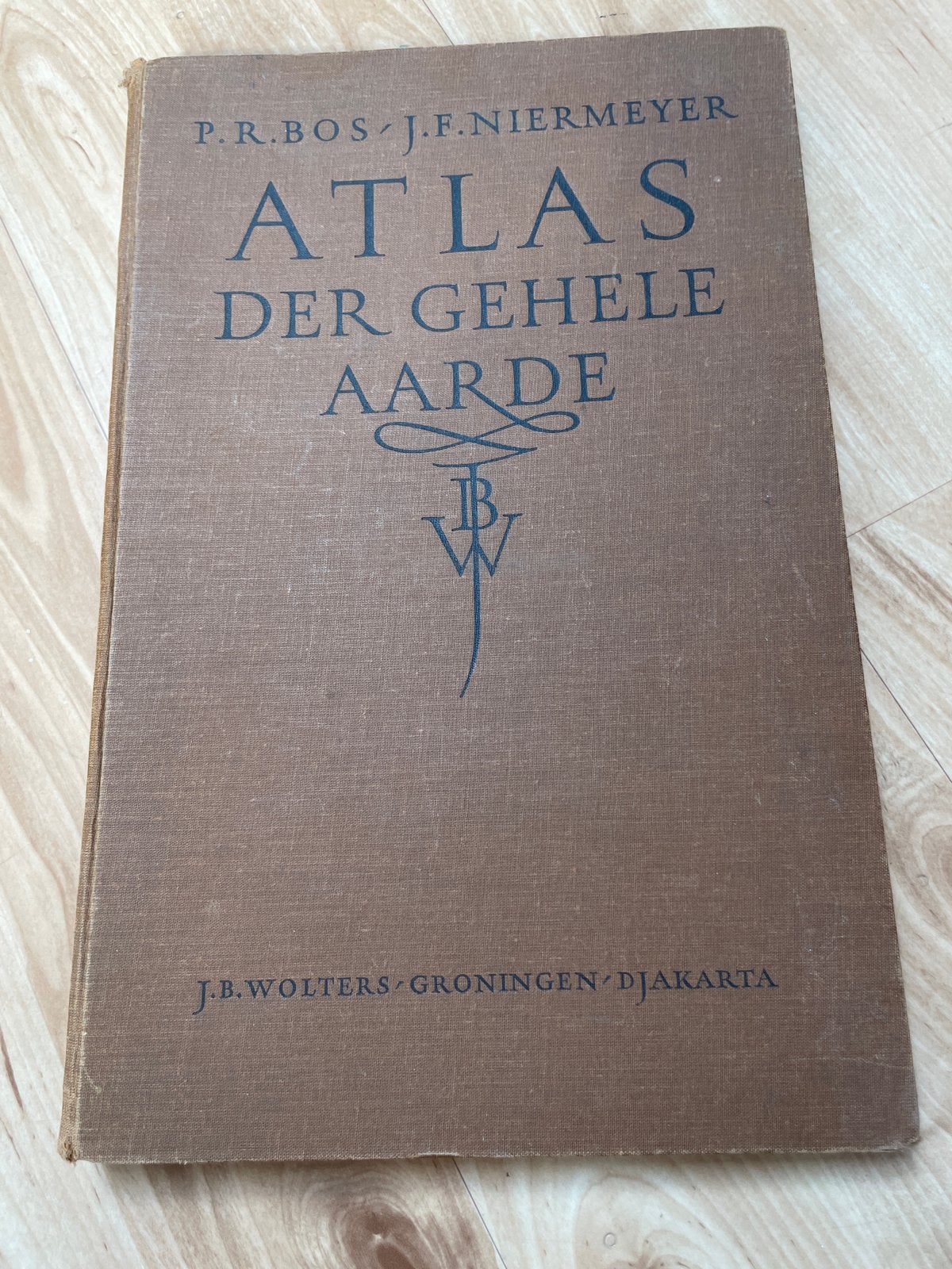 Bos-Nieremeyer Schoolatlas der Gehele Aarde 1951, Gelezen, Bosatlas, Ophalen of Verzenden, 1800 tot 2000