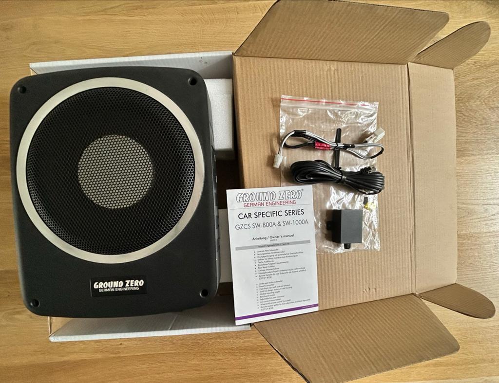 Ground Zero GZCS SW-1000A Under-Seat Actieve Subwoofer, Auto diversen, Autospeakers, Ophalen of Verzenden, Zo goed als nieuw