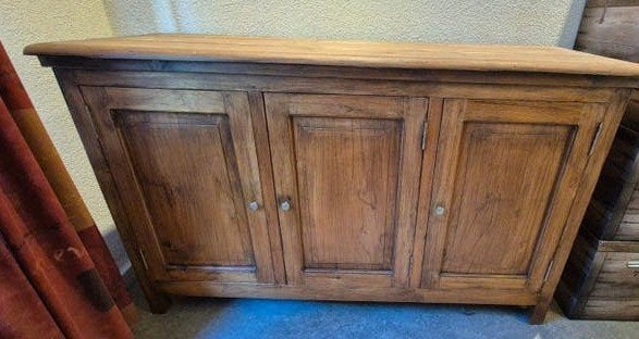 Massief houten dressoir met 3 deuren een plank, Ophalen, 100 tot 150 cm, 25 tot 50 cm, Overige houtsoorten