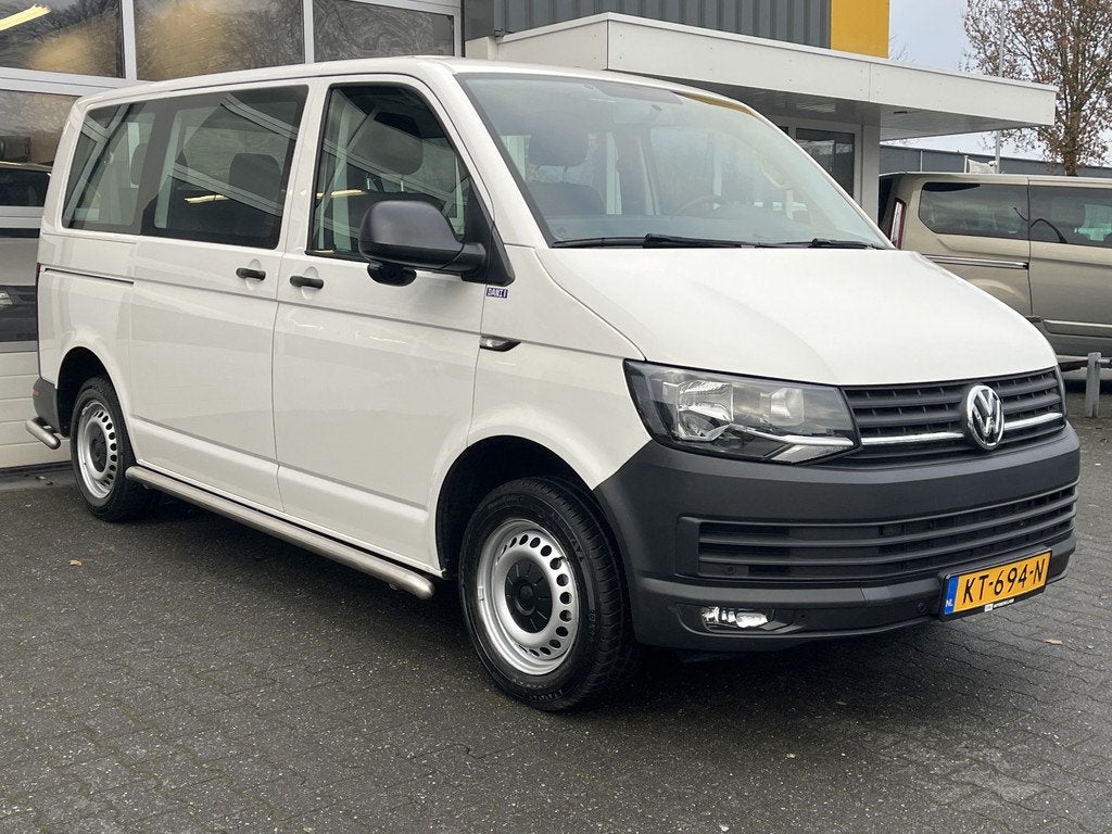 Volkswagen Transporter Kombi 8 persoons 2.0 TDI 150 pk DSG A, Auto's, Volkswagen, Stof, Gebruikt, 150 pk, 255 €/maand